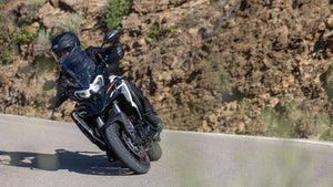 Benelli TRK 702 verde con defensas, asiento calefactable y nueva cúpula, ya en Motos Tarragona