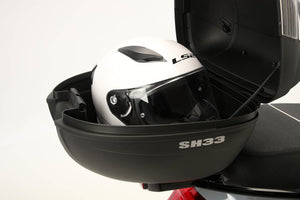SYM Fugue 125 retro detalle casco baúl, concesionario oficial en Tarragona y Reus