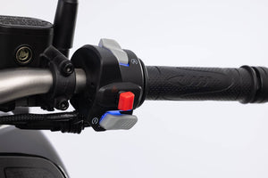 SYM Fugue 125 retro detalle mando iluminado, concesionario oficial en Tarragona y Reus