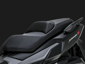 SYM Joymax Z 300 GT detalle asiento, concesionario oficial en Tarragona y Reus